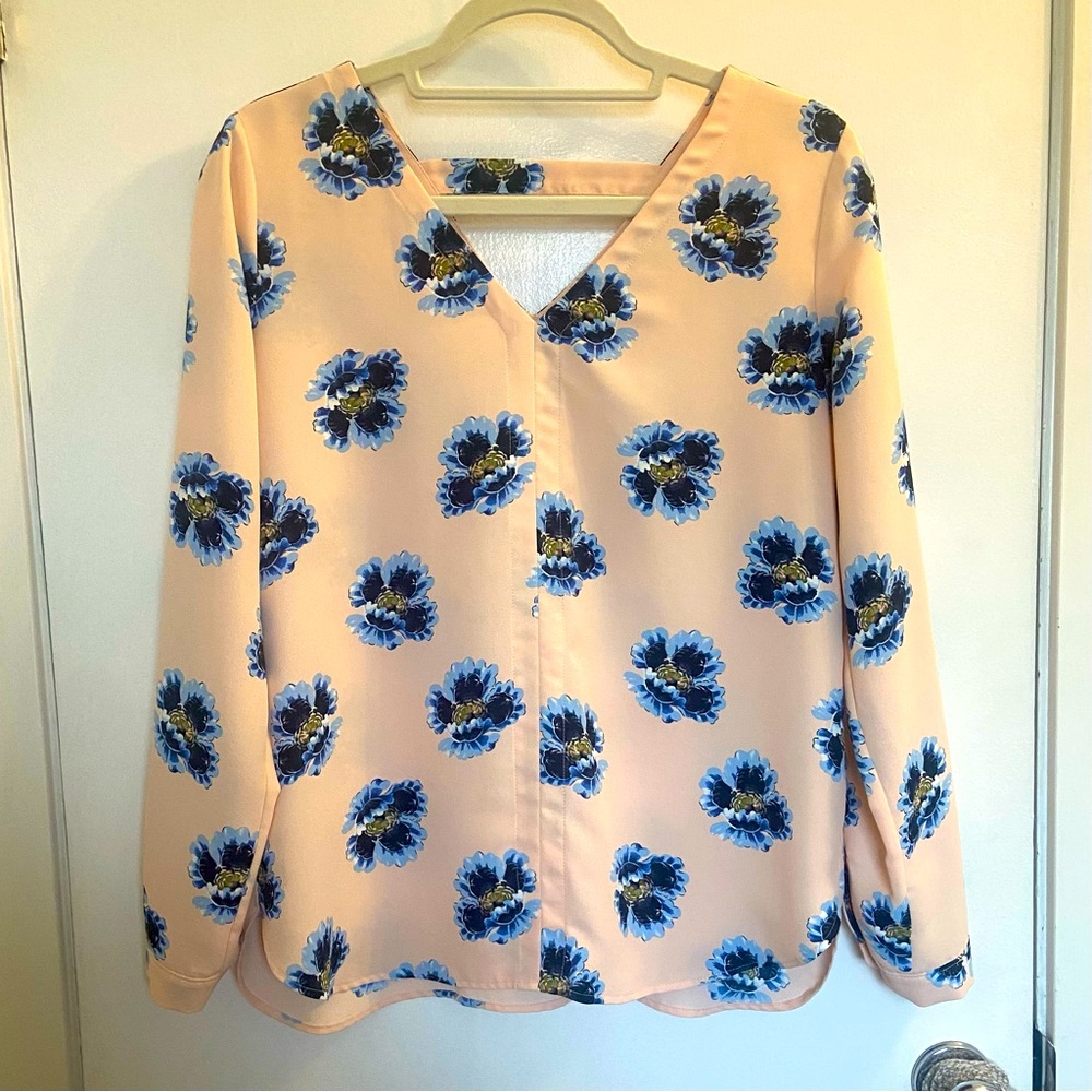 LOFT 🌸 long sleeve v-neck blouse